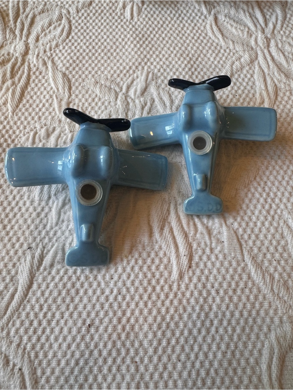 Vintage Ceramic Blue Airplane Salt and Pepper Shakers Aviation Decor Retro - Picture 10 of 15
